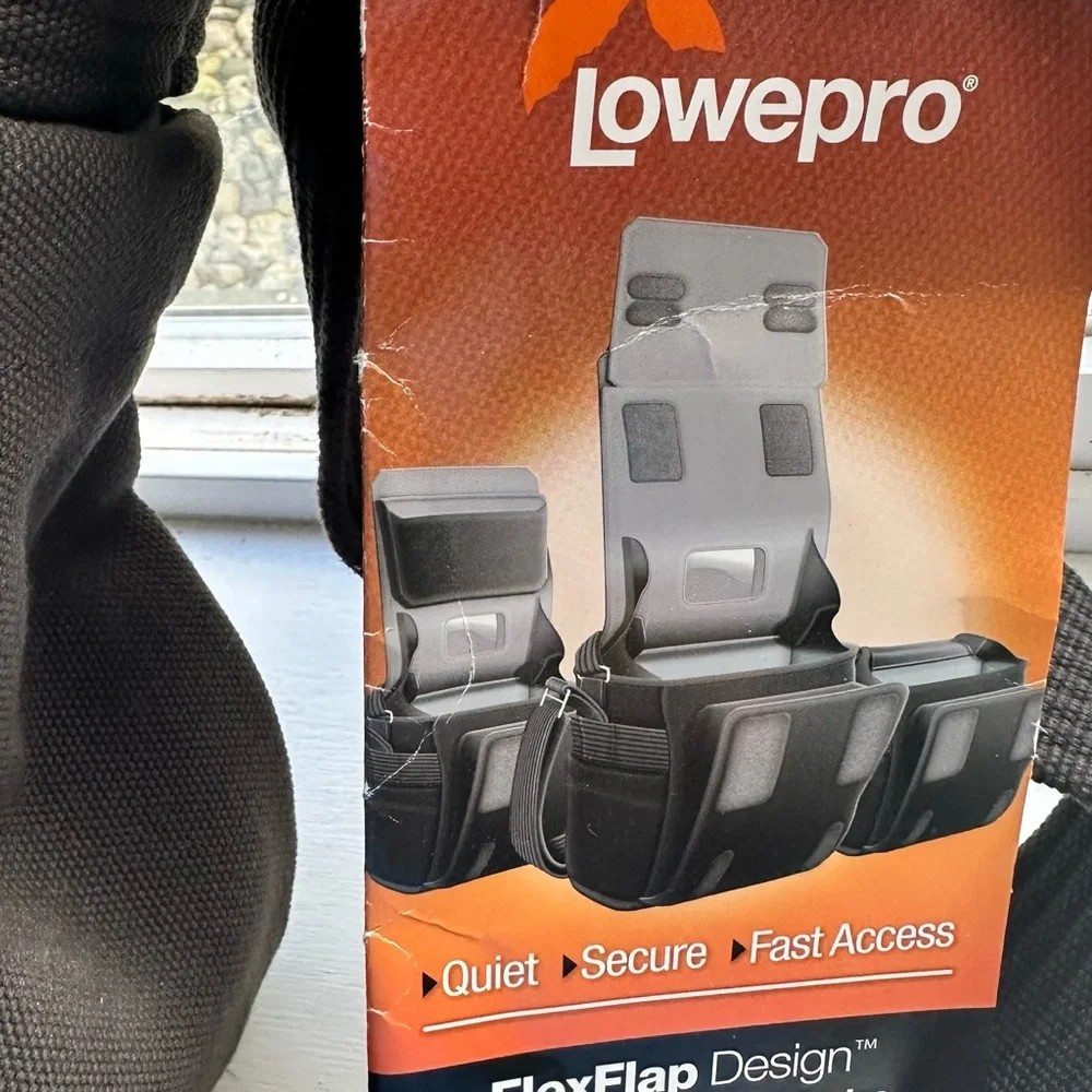 NWT - Lowepro PRO Messenger camera bag